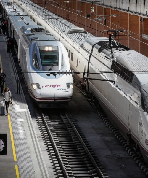 Renfe pierde 45 millones en la alta velocidad en 2024, un 35% menos, pese a la presión de Ouigo e Iryo