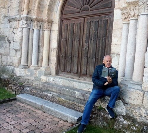 ‘Silencios que nunca duermen’, Emilio Moral de los Mozos reflexiona sobre la vida desde el aforismo