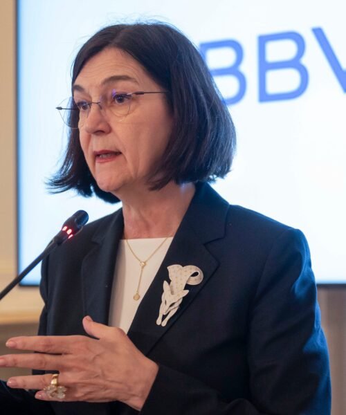 El BBVA presenta nuevos compromisos en pagos y pymes por la opa del Sabadell