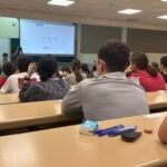 ¿Demasiados periodistas? La Facultad de Comunicación de Sevilla intenta reducir el número de alumnos de nuevo ingreso a Periodismo pero el Rectorado se lo impide