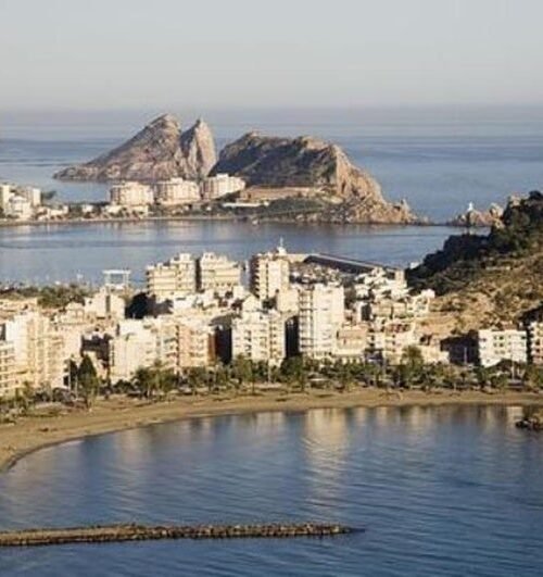Este es el pueblo de Murcia más barato para alquilar una casa en la playa este verano