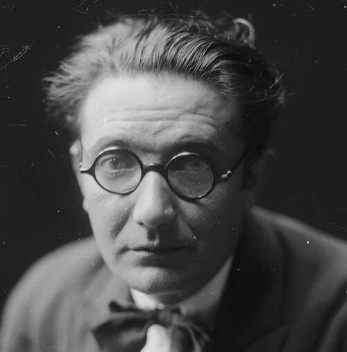 A Xunta e a Fundación Castelao crean unha mostra inmersiva e hiperrealista do escritor rianxeiro grazas á IA