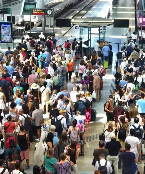 El caos ferroviario pone en alerta al sector turístico, que ya teme las consecuencias: «Perjudica la imagen y la reputación»