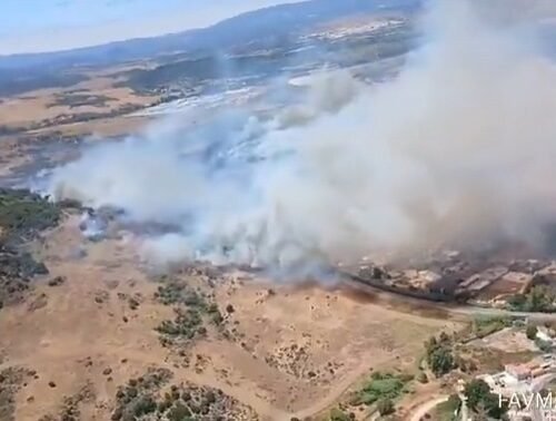El Infoca estabiliza el incendio de Algeciras y los vecinos vuelven a casa