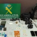 A Garda Civil desarticula un activo punto de venda de drogas no centro de Boiro e detén a dez persoas