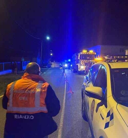 Un motorista perdeu a vida logo dunha colisión contra un coche en Rianxo