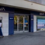 El BBVA gana un 9% más en el primer semestre y responde al Sabadell con 36.000 millones en pagos a los accionistas para 2028