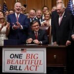 Los republicanos se pliegan a los deseos de Trump y aprueban la megaley que recorta impuestos a los ricos y subsidios a las rentas bajas