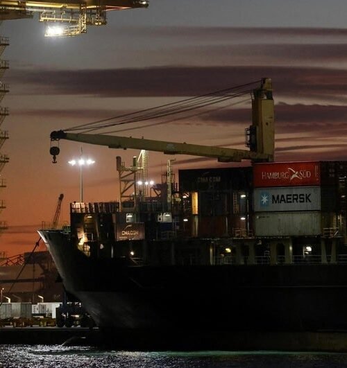 Denuncian que un buque implicado en el comercio de armamento con Israel atraca en Barcelona con la «complicidad» del Gobierno