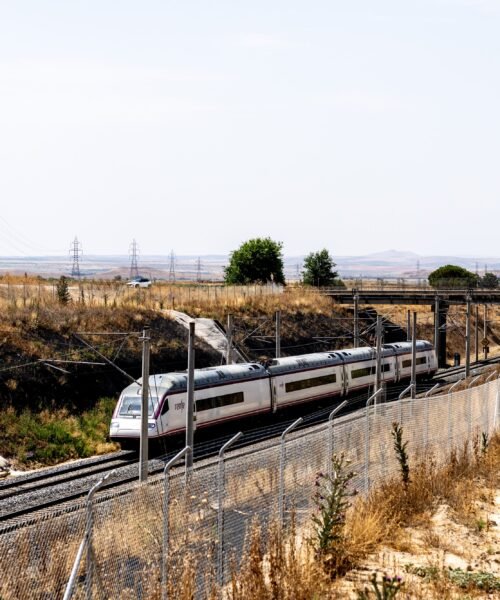 Adif acusa a Ouigo del origen del corte de la circulación ferroviaria entre Madrid y Andalucía