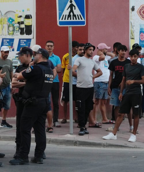 Torre Pacheco se atrinchera en el miedo por la “cacería” a inmigrantes: “No hay paz para nadie”