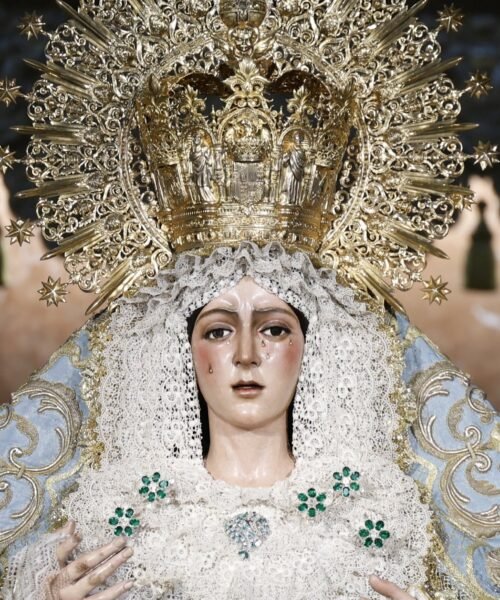 La Macarena aprueba por amplia mayoría una nueva restauración de la Virgen a cargo del experto Pedro Manzano
