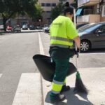 Una barrendera impulsa una campaña para regular por ley el trabajo al aire libre con temperaturas extremas