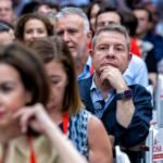 Page se queda casi solo en el comité federal al pedir una cuestión de confianza