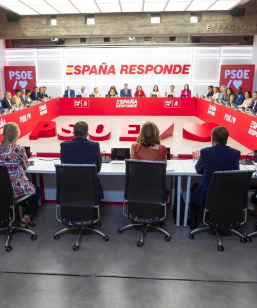 Sánchez aparta al núcleo duro de Cerdán