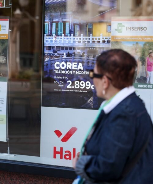 “Consigue unas vacaciones por 50 euros para tu abuela”: Derechos Sociales pide a los jóvenes que ayuden a los mayores a sacarse viajes del Imserso