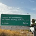 «Mallorca da la bienvenida al turista»: los hoteleros lanzan una campaña positiva frente al vandalismo