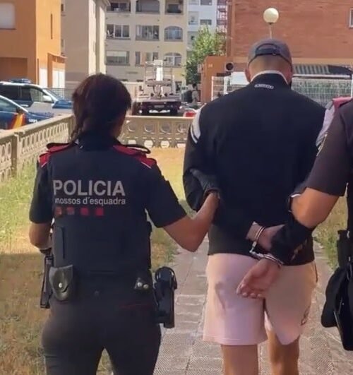 Detenido en Gerona un hacker por ciberataques a bancos y una universidad para vender los datos en la ‘dark web’