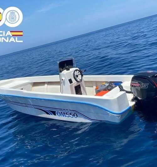 Una ‘patera taxi’ pillada en Formentera: 8.000 euros por un viaje  sin agua, comida ni chaleco salvavidas