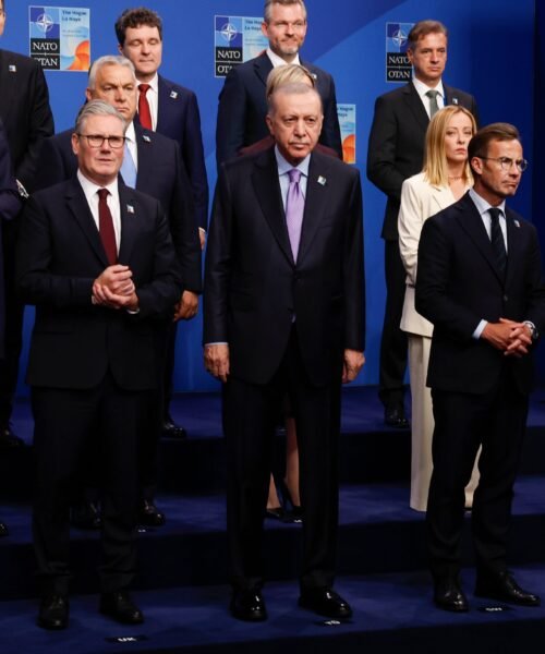 Los líderes de los grandes países europeos, menos Sánchez, discuten este miércoles con Trump el futuro de Ucrania