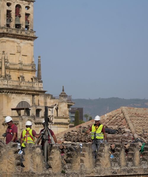 El arquitecto conservador de la Mezquita de Córdoba: “Lo que ardió realmente fue la cortina, por eso el fuego fue tan deprisa hacia arriba”