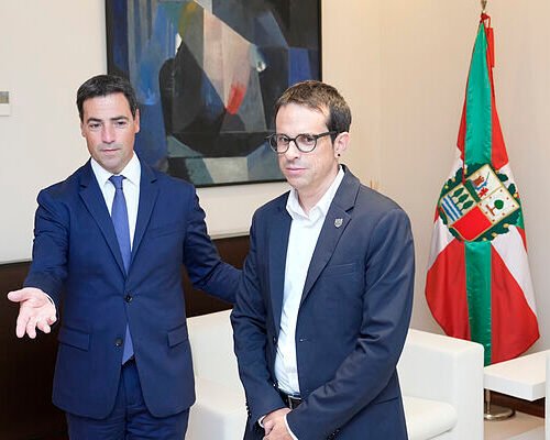 EH Bildu utilizará la vivienda para «confrontar» con el PNV pero se ofrece a pactar el ‘nuevo estatus’ y la imposición del euskera