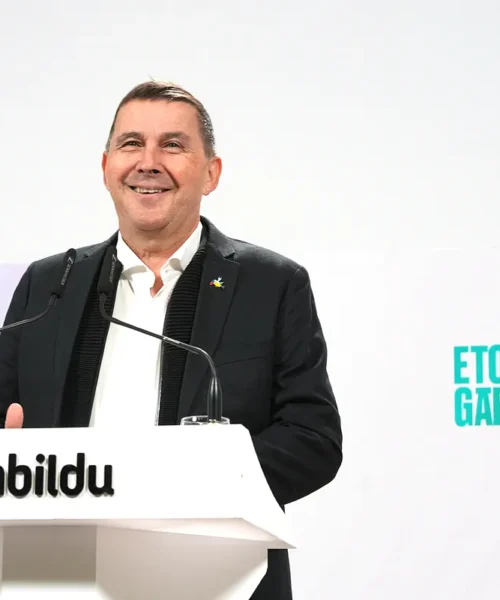 «En la República vasca de EH Bildu va a haber Policía», anuncia Arnaldo Otegi que reclama la Ertzaintza «en versión original»