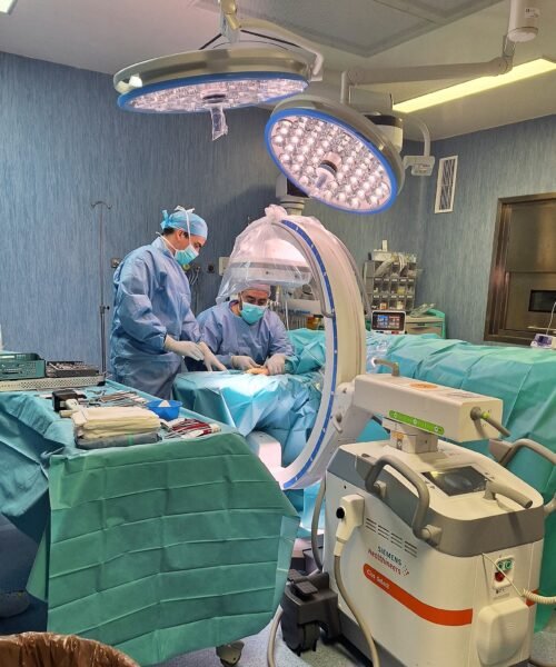La media de espera para una intervención quirúrgica en Andalucía baja a los 108 días (para pacientes en garantía)