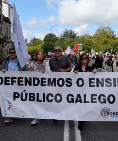 Apoio masivo á manifestación en esixencia de máis docentes e máis recursos para o sistema educativo galego