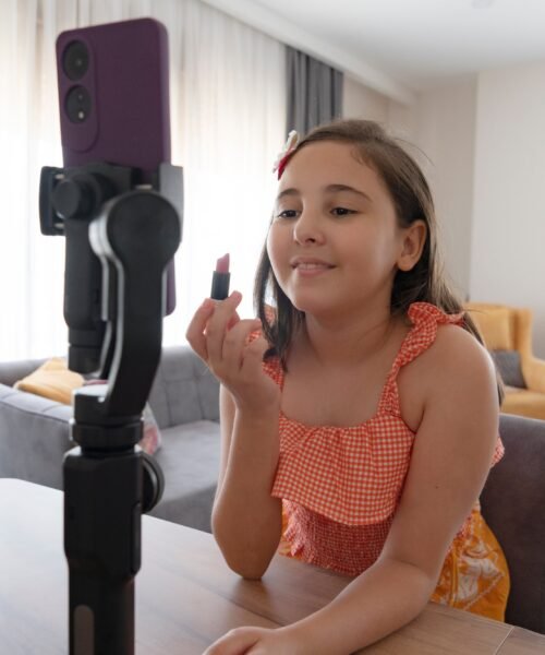Niños ‘influencers’, los olvidados de las leyes de protección de la infancia en Internet