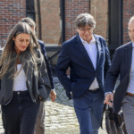 Sánchez pacta con Junts que las empresas atiendan en catalán aunque su sede esté fuera de Cataluña