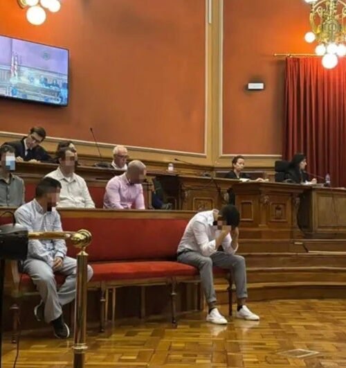 Los cinco integrantes de la ‘manada de Castelldefels’ piden perdón y aceptan entre ocho y tres años de cárcel