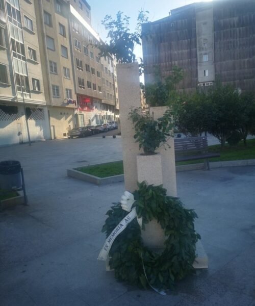 Ribeira rende homenaxe ás vítimas da COVID-19 nun acto cheo de emoción e recordo