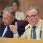 Sanz saca adelante otra bajada del IBI y la nueva tasa de grandes eventos pero vuelve a posponer la de basuras