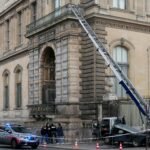 La policía detiene a dos sospechosos por el robo en el Louvre