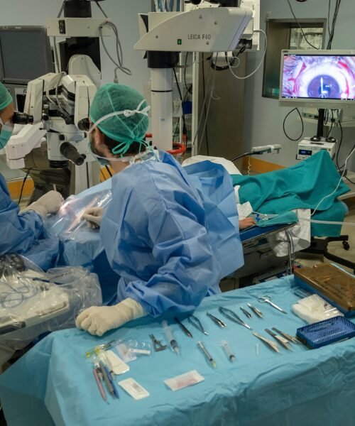 Andalucía, Castilla-La Mancha, Ceuta y Melilla están a la cola en número de médicos por habitante