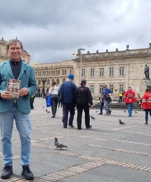 Fernando Canosa Torrado ilumina el alma humana en su libro “Sombras de Otras Vidas: Trece Cuentos, Trece Historias”