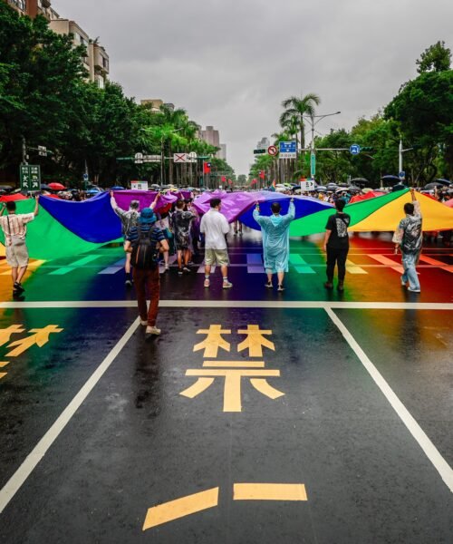 El Orgullo de Taipéi reúne a 150.000 personas que reivindican “empatía y vínculos reales” ante el odio virtual