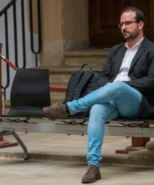 Condenado a un año y nueve meses de cárcel el exprocurador socialista de Castilla y León Ángel Hernández por violencia machista