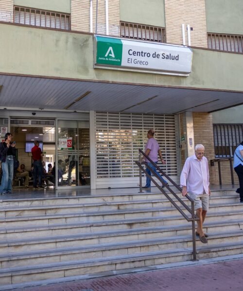 Cae la confianza en la sanidad pública y la satisfacción de los ciudadanos, aunque mejora la Atención Primaria