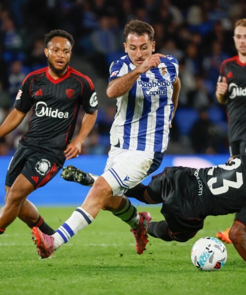 Oyarzabal lidera a la Real Sociedad hacia un triunfo imprescindible ante el Sevilla