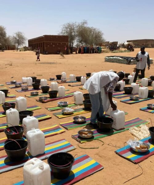 Los rebeldes matan al menos a 460 personas en un ataque contra un hospital materno en Sudán
