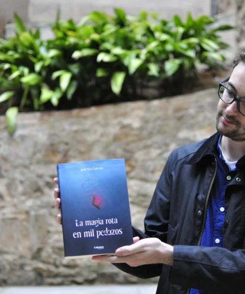 Jordi Martí Lorenzo debuta en la fantasía épica con La magia rota en mil pedazos