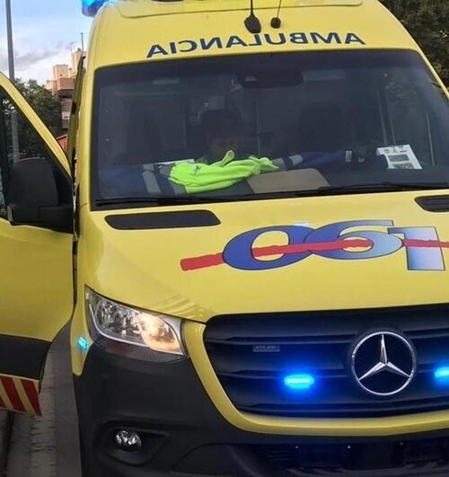 Muere un hombre tras estrellarse su coche contra un árbol en las inmediaciones del aeropuerto de Murcia