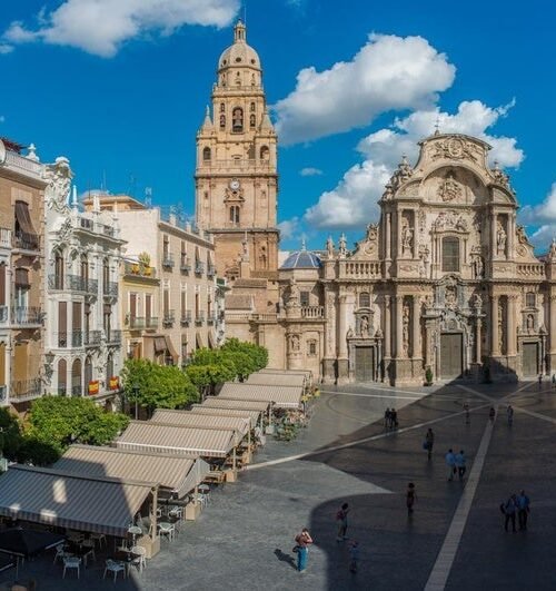 Los barrios más ricos y más pobres de Murcia: más de 30.000 euros de diferencia según el código postal de la zona