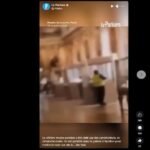 El momento en el que un ladrón rompe una vitrina durante el robo del Louvre