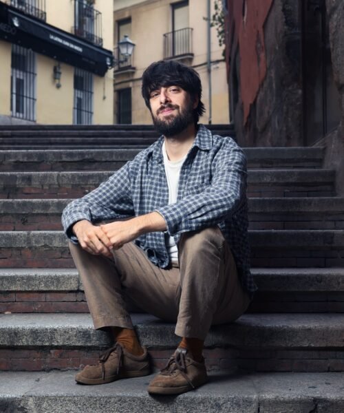 ‘Las cuatro heridas’ de las dos Españas: David Uclés crea un género sonoro en un ‘podcast’ que amplía ‘La península de las casas vacías’