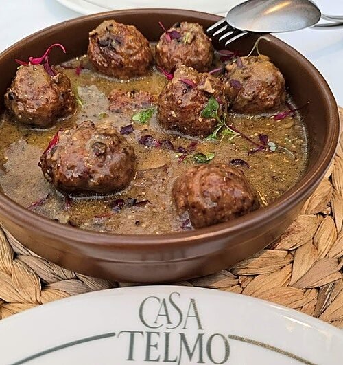 Casa Telmo, comida hogareña de mercado que rinde culto al mantel de hilo en Tres Torres