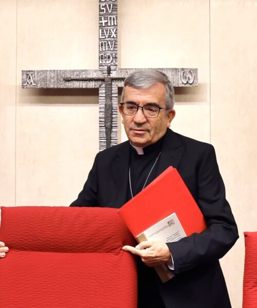 El presidente de la Conferencia Episcopal defiende la presunción de inocencia del obispo de Cádiz tras ser apartado y acusado de pederastia