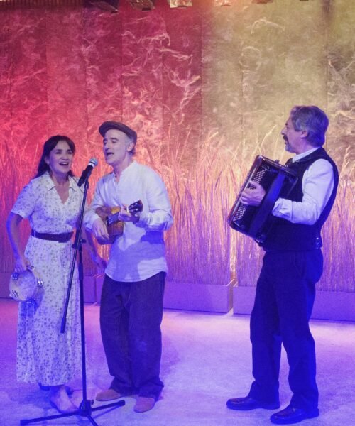 El poeta que el campo nunca olvidó vuelve al teatro tras un siglo